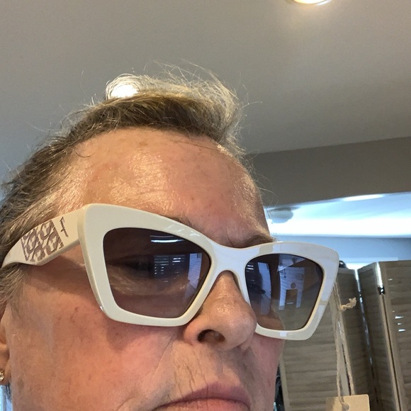 NWT Designer Sunglasses!! - Picture 6 of 9